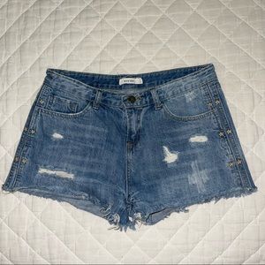 Star Detail Jean Shorts
